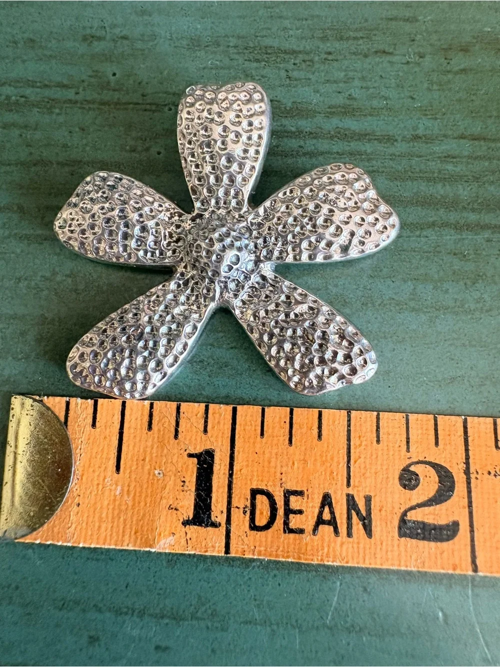 Retired Silpada S1101 Daisy Hammered Flower Pendant Sterling Silver 925 Signed